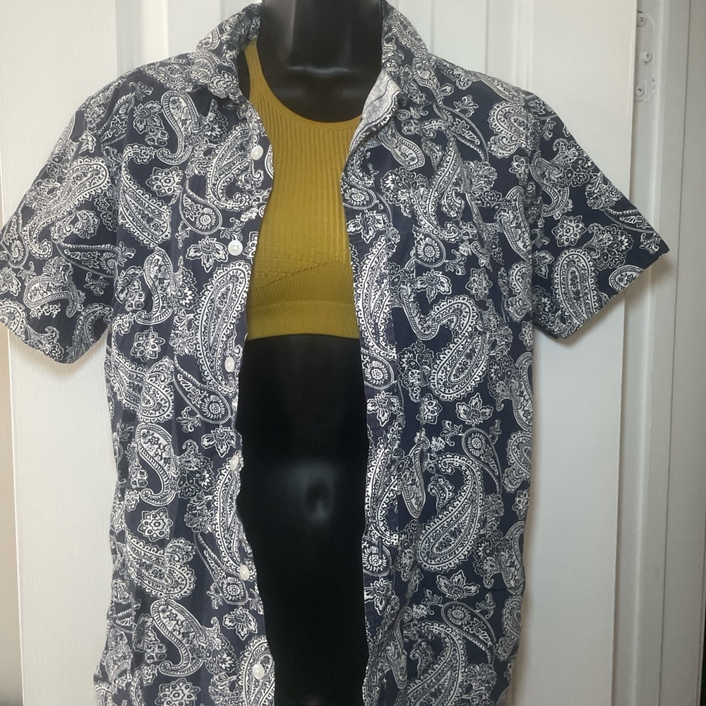 Forever 21 Blue and White Casual Button Down Shirt